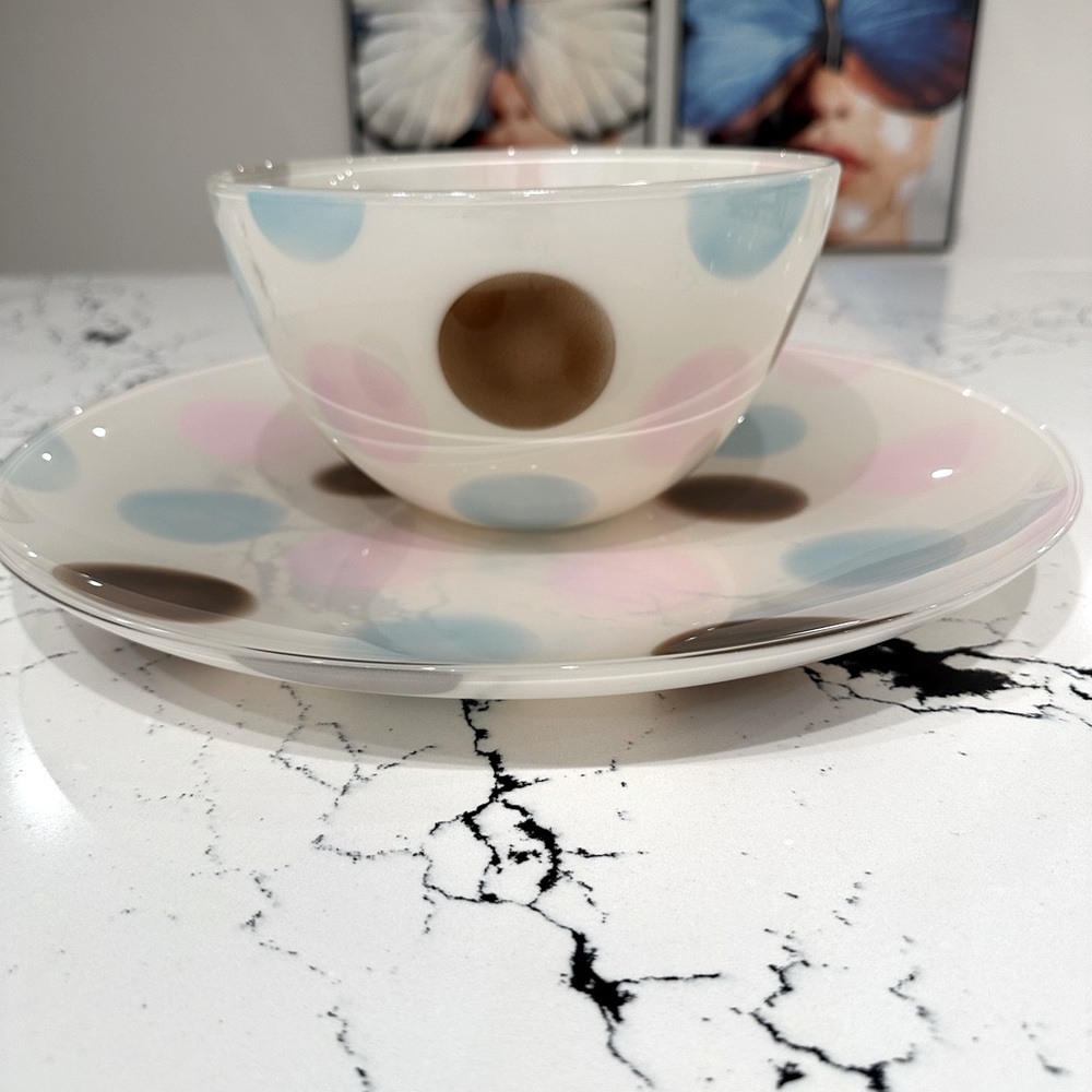 Decorative polka dot bowl and plate set